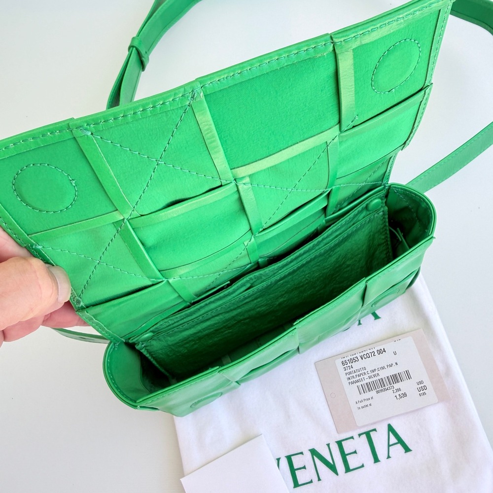 Bottega Veneta Cassette Belt Bag Parakeet Green Maxi Intrecciato Leather 651053 - Picture 8 of 14